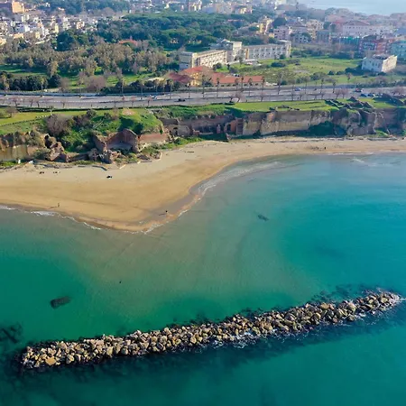 Apartment The Shabby House - Charming Seaside Retreat In Anzio, Steps From And Train Station *