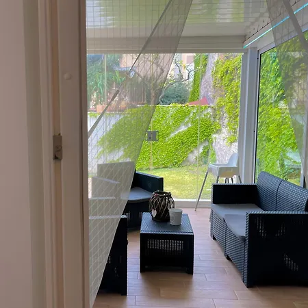 Apartment The Shabby House - Charming Seaside Retreat In Anzio, Steps From And Train Station