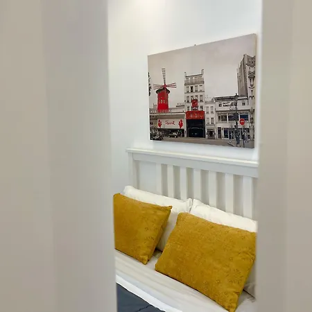 The Shabby House - Charming Seaside Retreat In Anzio, Steps From And Train Station