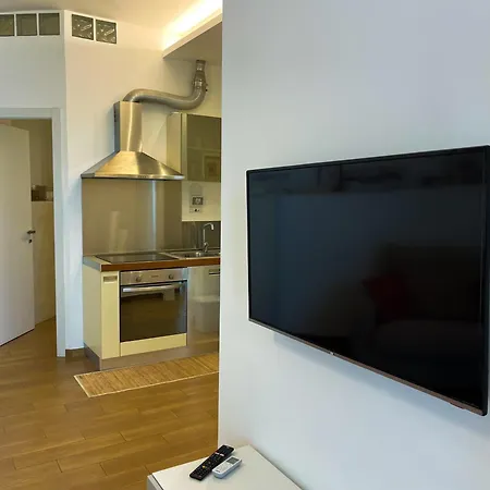The Shabby House - Charming Seaside Retreat In Anzio, Steps From And Train Station Apartment