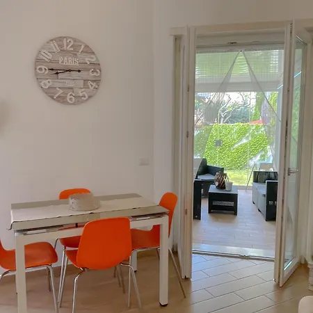 The Shabby House - Charming Seaside Retreat In Anzio, Steps From And Train Station Apartment Anzio