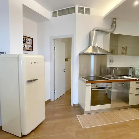Apartment The Shabby House - Charming Seaside Retreat In Anzio, Steps From And Train Station Anzio