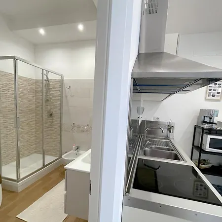 The Shabby House - Charming Seaside Retreat In Anzio, Steps From And Train Station *