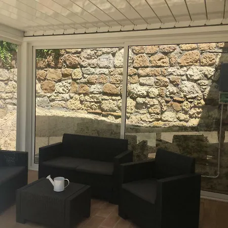 The Shabby House - Charming Seaside Retreat In Anzio, Steps From And Train Station Anzio