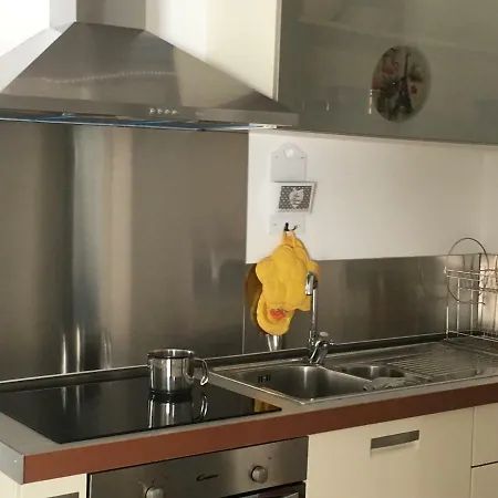 The Shabby House - Charming Seaside Retreat In Anzio, Steps From And Train Station * Anzio